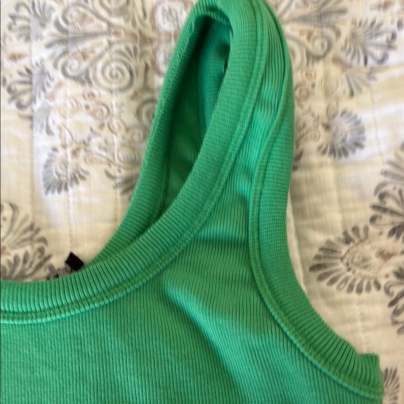 Signatures Green Ribbed Crop Top - Picture 4 of 4